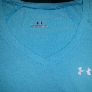 Under Armour V neck Sz S  is being swapped online for free
