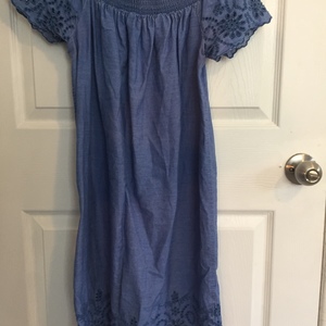 Blue shift dress is being swapped online for free