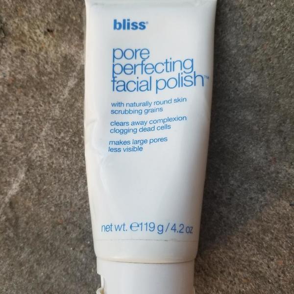 Bliss Pore Perfecting Facial Polish is being swapped online for free