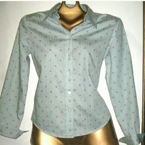 Club Monaco Button Up Sz S  is being swapped online for free