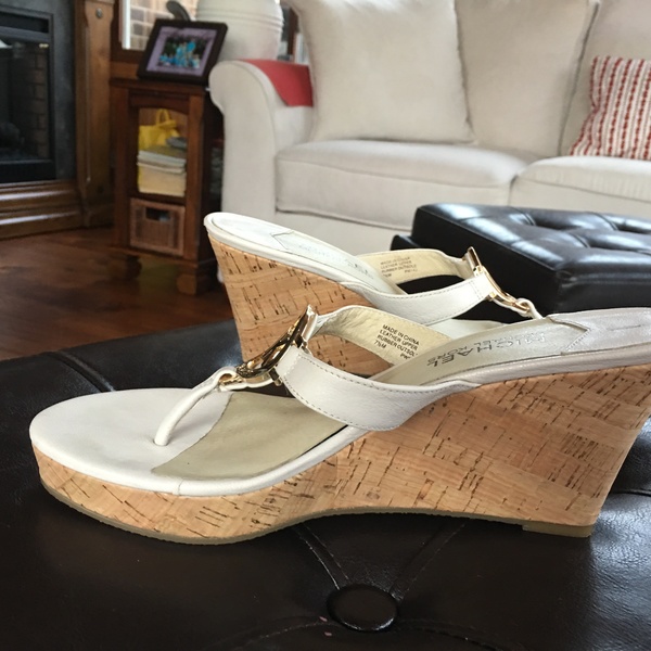 Michael Kors White sandals is being swapped online for free