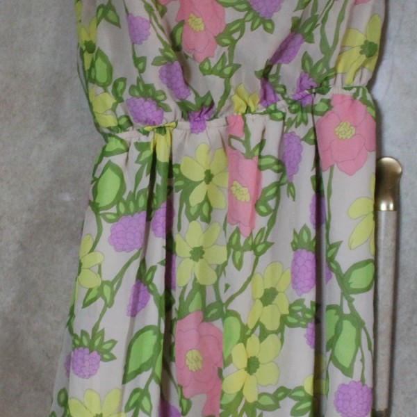 XS-S Toga Style Floral Dress 100% Polyester is being swapped online for free