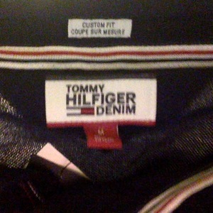 Tommy Hilfiger Custom Fit Size M Polo-style shirt WITH TAGS is being swapped online for free