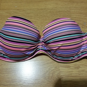 Victoria's Secret Strapless Bikini Top 32D is being swapped online for free