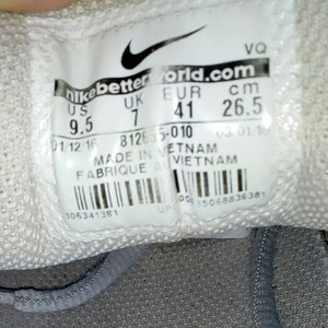 Grey Nike Roshe Trainers is being swapped online for free