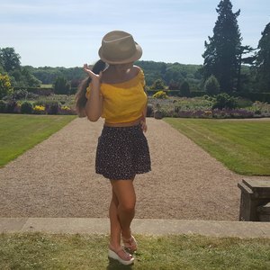 Off-the-shoulder Cute Yellow Top is being swapped online for free