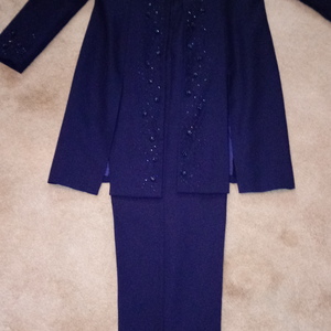 Georgous Navy 2 piece Pants Suite.  is being swapped online for free