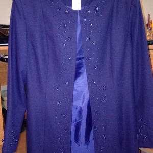 Georgous Navy 2 piece Pants Suite.  is being swapped online for free