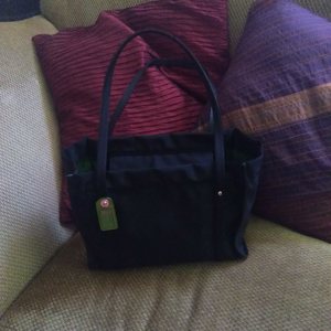 Kate spade bag is being swapped online for free
