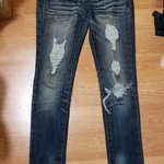 Distressed Skinny Jean's  is being swapped online for free