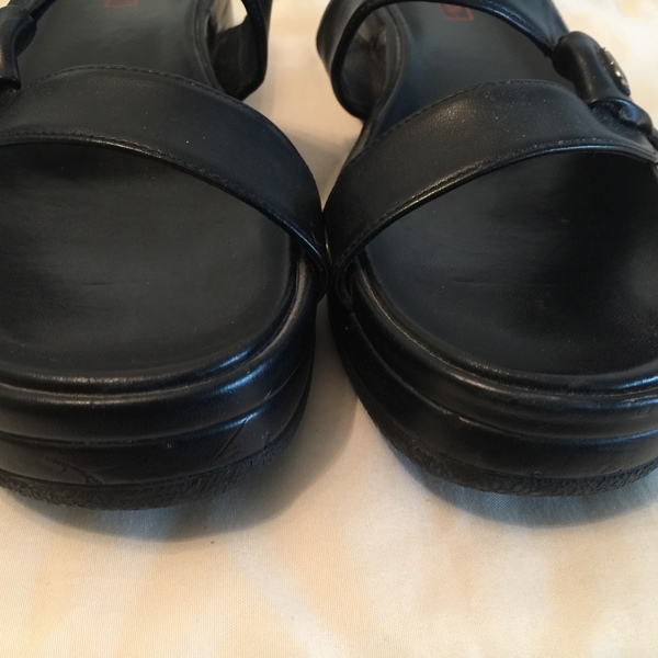 Harley Davidson sassy Sandals-Size 8M is being swapped online for free