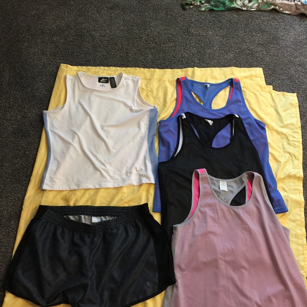 Ladies workout clothing, Size 2X- great condition is being swapped online for free