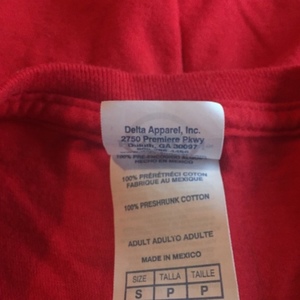 Vans employee shirt  is being swapped online for free