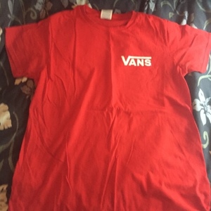 Vans employee shirt  is being swapped online for free