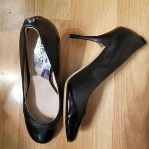 Michael Kors High Heels 7.5 is being swapped online for free