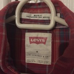 Levi’s shirt in excellent condition is being swapped online for free
