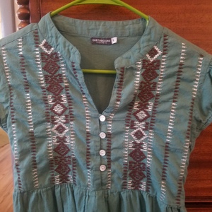 EARTHBOUND HIPPIE TUNIC DRESS is being swapped online for free