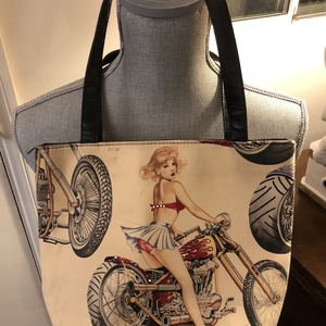 Pin Up Girl Motorcycle Purse is being swapped online for free