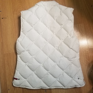Tommy Hilfiger Puffer Vest Sz S   is being swapped online for free