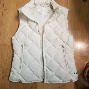 Tommy Hilfiger Puffer Vest Sz S   is being swapped online for free
