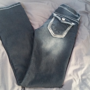 Women's jeans is being swapped online for free