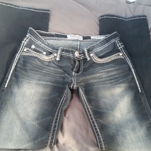 Women's jeans is being swapped online for free