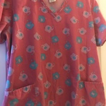 Scrub top xl  is being swapped online for free