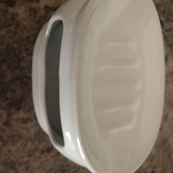 Ceramic soap dish holds a sponge inside is being swapped online for free