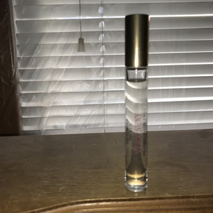 Victoria’s Secret perfume - very sexy 10ml roller ball is being swapped online for free