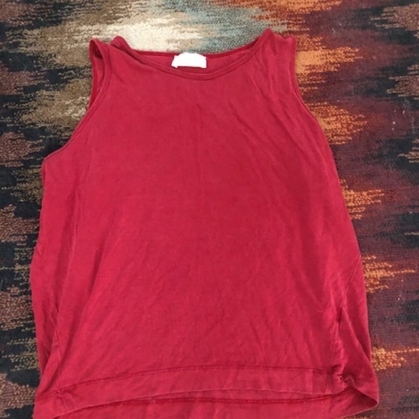 Burgundy colored Zara Tank Top is being swapped online for free