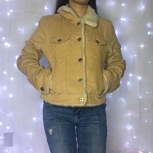Fleece jacket tan is being swapped online for free