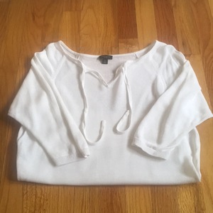Ann Taylor thin sweater is being swapped online for free