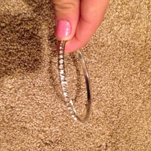 Jeweled bangle bracelet is being swapped online for free