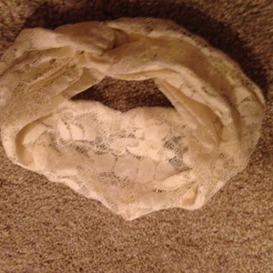 Aeropostale lace headband with fashion knot is being swapped online for free