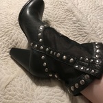 BCBG boots  is being swapped online for free