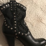 BCBG boots  is being swapped online for free