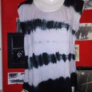 Olive & Oak Black and Gray Tie-Dyed Muscle Tee - Size Large is being swapped online for free