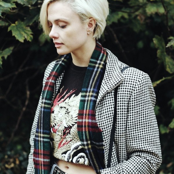 Vintage hounstooth dogtooth cropped jacket is being swapped online for free