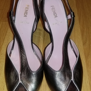 FENDI Wedge Pumps sz 7 is being swapped online for free