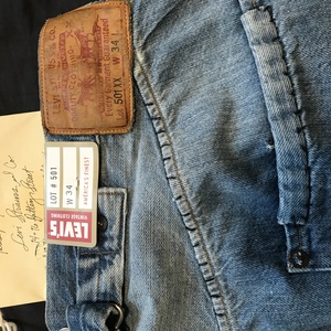 Rare!! BNWT Levi’s Jeans 1890 xx501 bandits 34W  is being swapped online for free