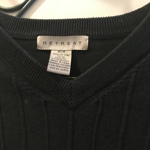 Retreat black sweater M  is being swapped online for free