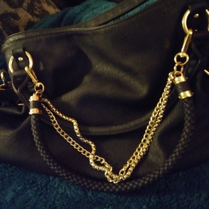 Crossbody/shoulder bag is being swapped online for free