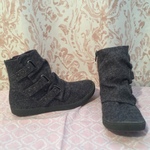 Blowfish Grey Ankle Booties 7.5 runs very small Will fit 6-6.5 is being swapped online for free
