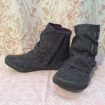 Blowfish Grey Ankle Booties 7.5 runs very small Will fit 6-6.5 is being swapped online for free