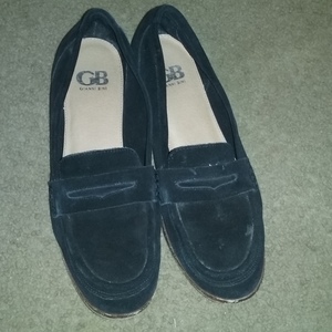 9.5 Gianni Binni black suade is being swapped online for free