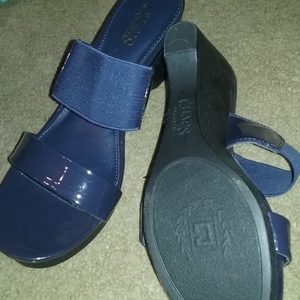 Chaps sandals 3 inch heals is being swapped online for free