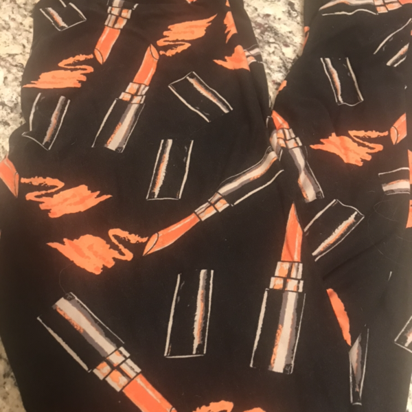 Lot of 3 Lularoe OS Leggings Print  is being swapped online for free