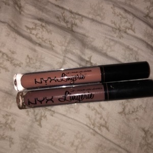 Assorted Makeup is being swapped online for free