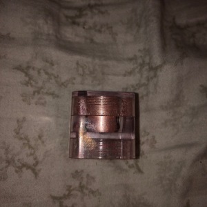 Assorted Makeup is being swapped online for free