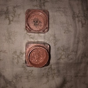 Assorted Makeup is being swapped online for free